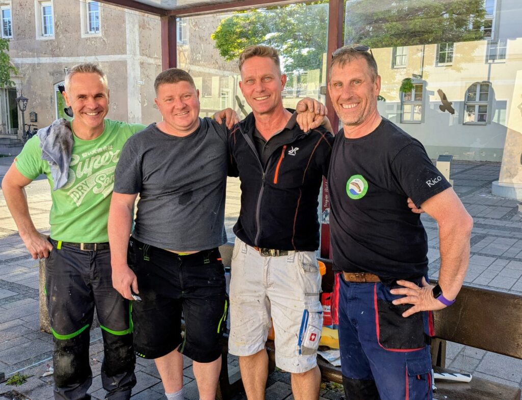 saubere Bushaltestelle